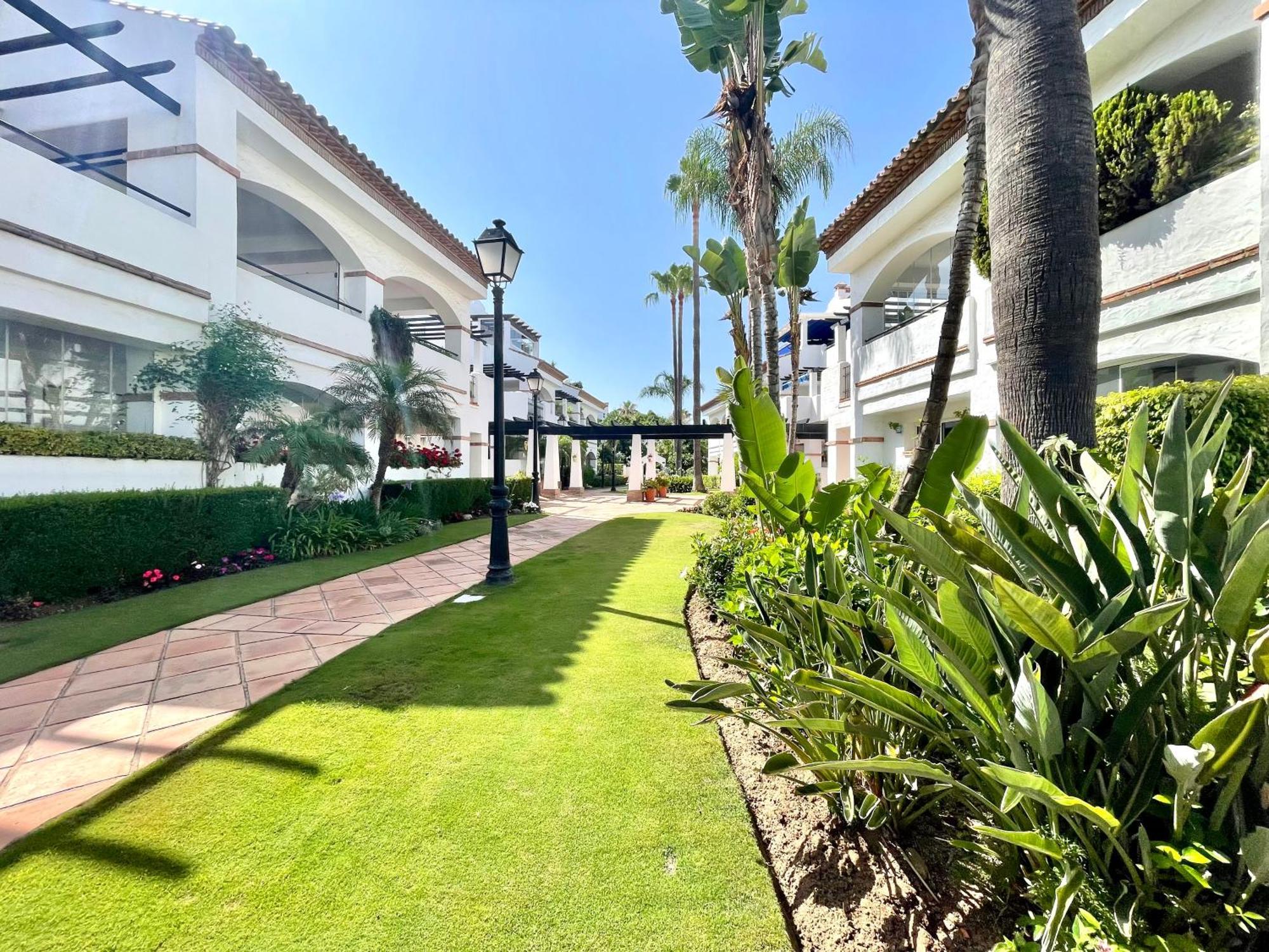 Solguest Apt A 7 Minutos De Puerto Banus 1ª Linea Playa!!! Marbella Dış mekan fotoğraf